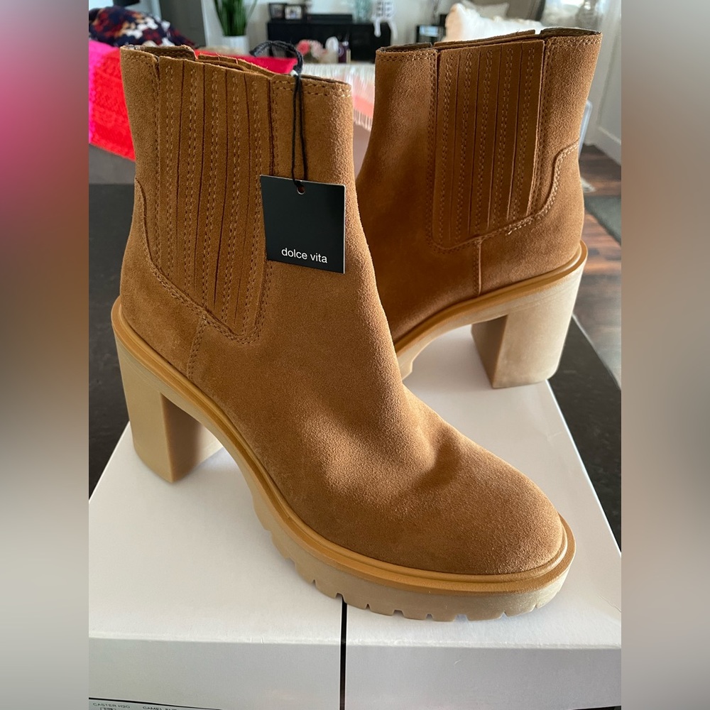 NIB Dolce Vita Caster H2O Boots